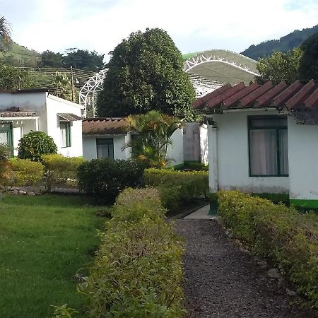 Servituristicos La Esmeralda Ξενοδοχείο Santa María Εξωτερικό φωτογραφία